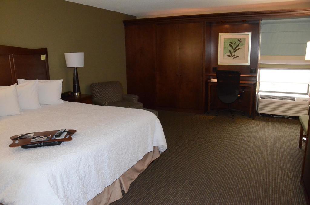 Hampton Inn Abingdon Exterior photo